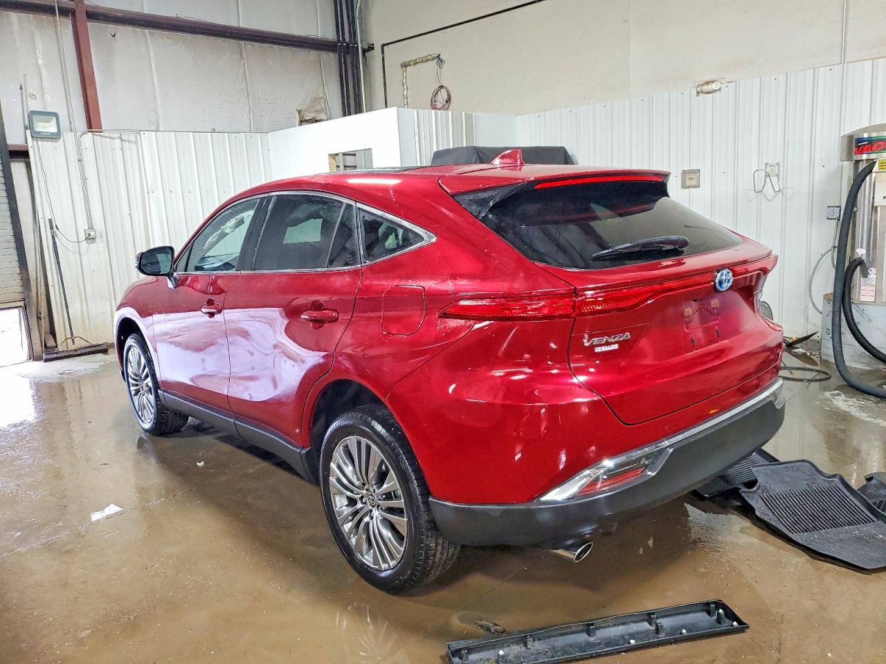 2024 TOYOTA VENZA LIMITED photo 2