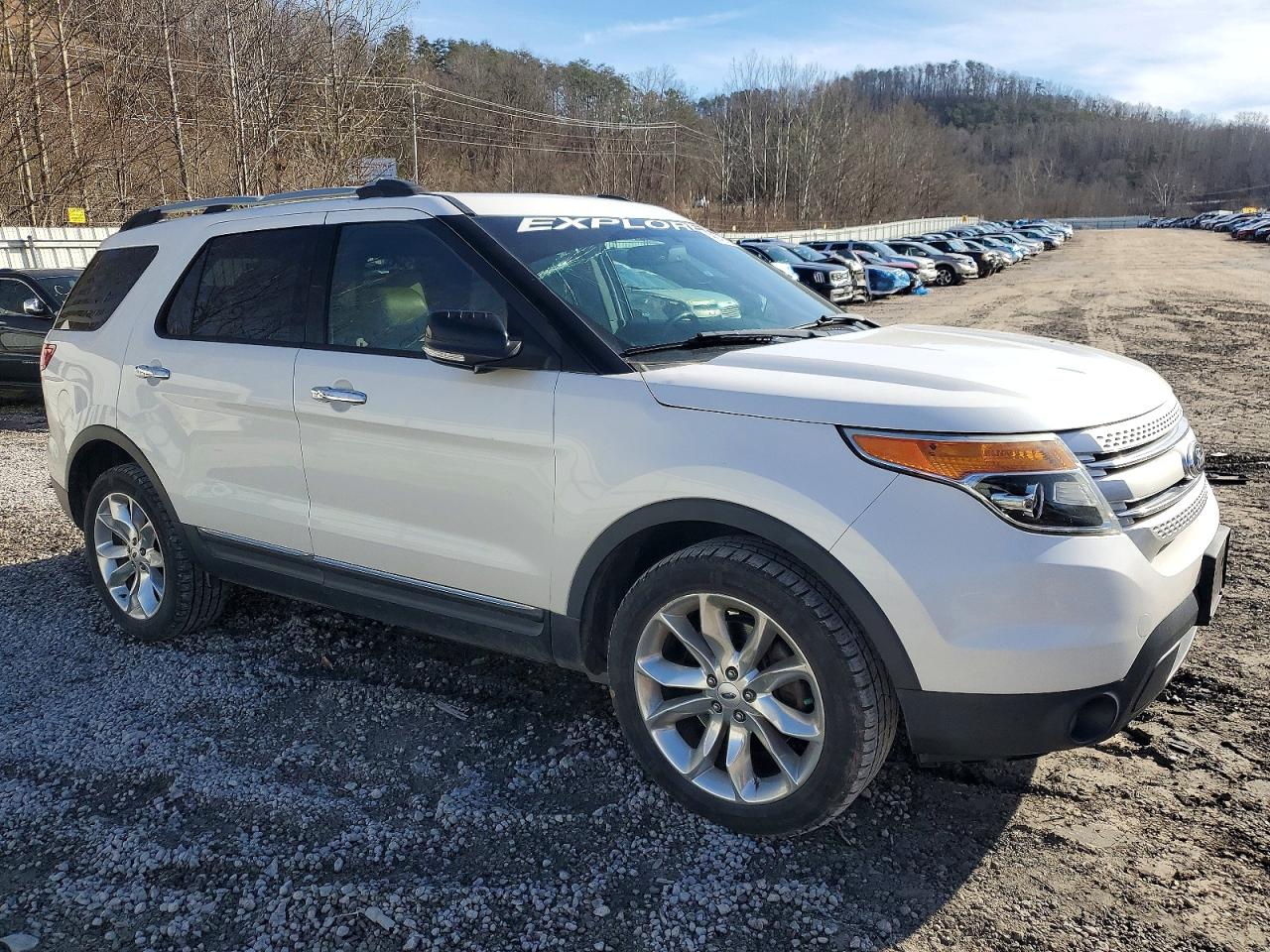 2013 FORD EXPLORER XLT photo 4