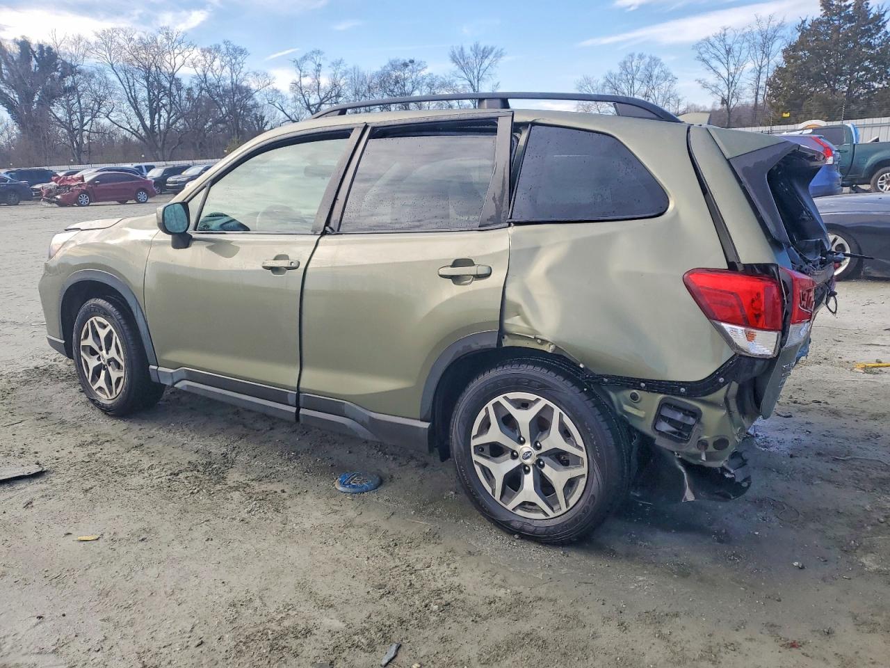 2021 SUBARU FORESTER PREMIUM photo 2