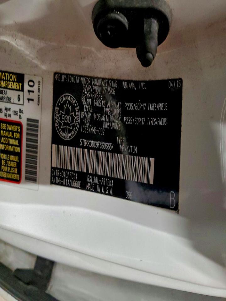 2015 TOYOTA SIENNA LE photo 13