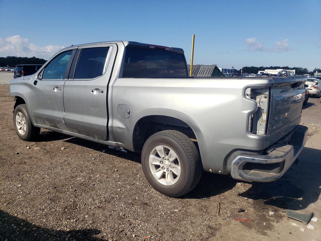 2025 CHEVROLET SILVERADO C1500 LT photo 4