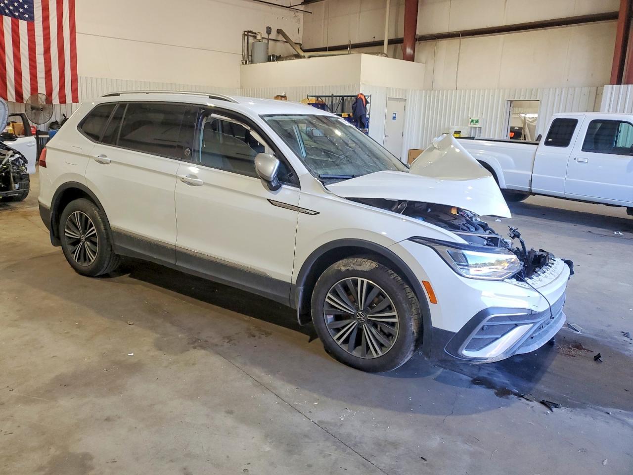 2024 VOLKSWAGEN TIGUAN WOLFSBURG photo 4