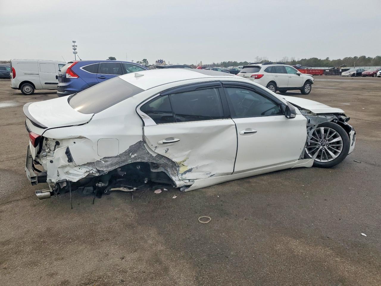 2018 INFINITI Q50 LUXE photo 3