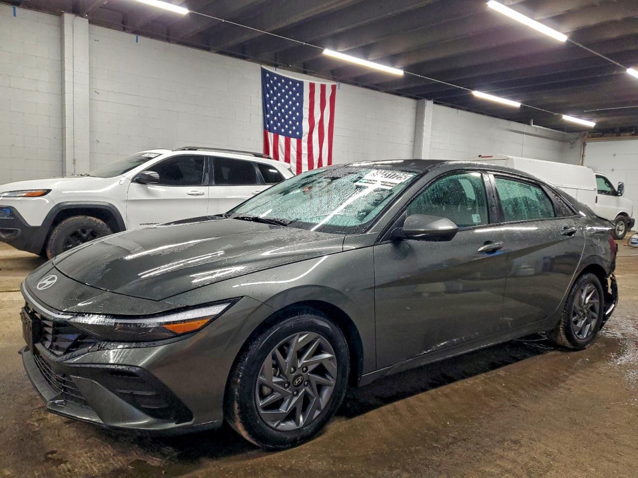 2024 HYUNDAI ELANTRA