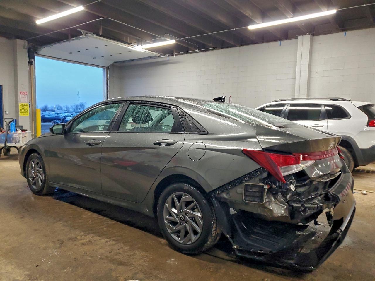 2024 HYUNDAI ELANTRA SEL photo 2