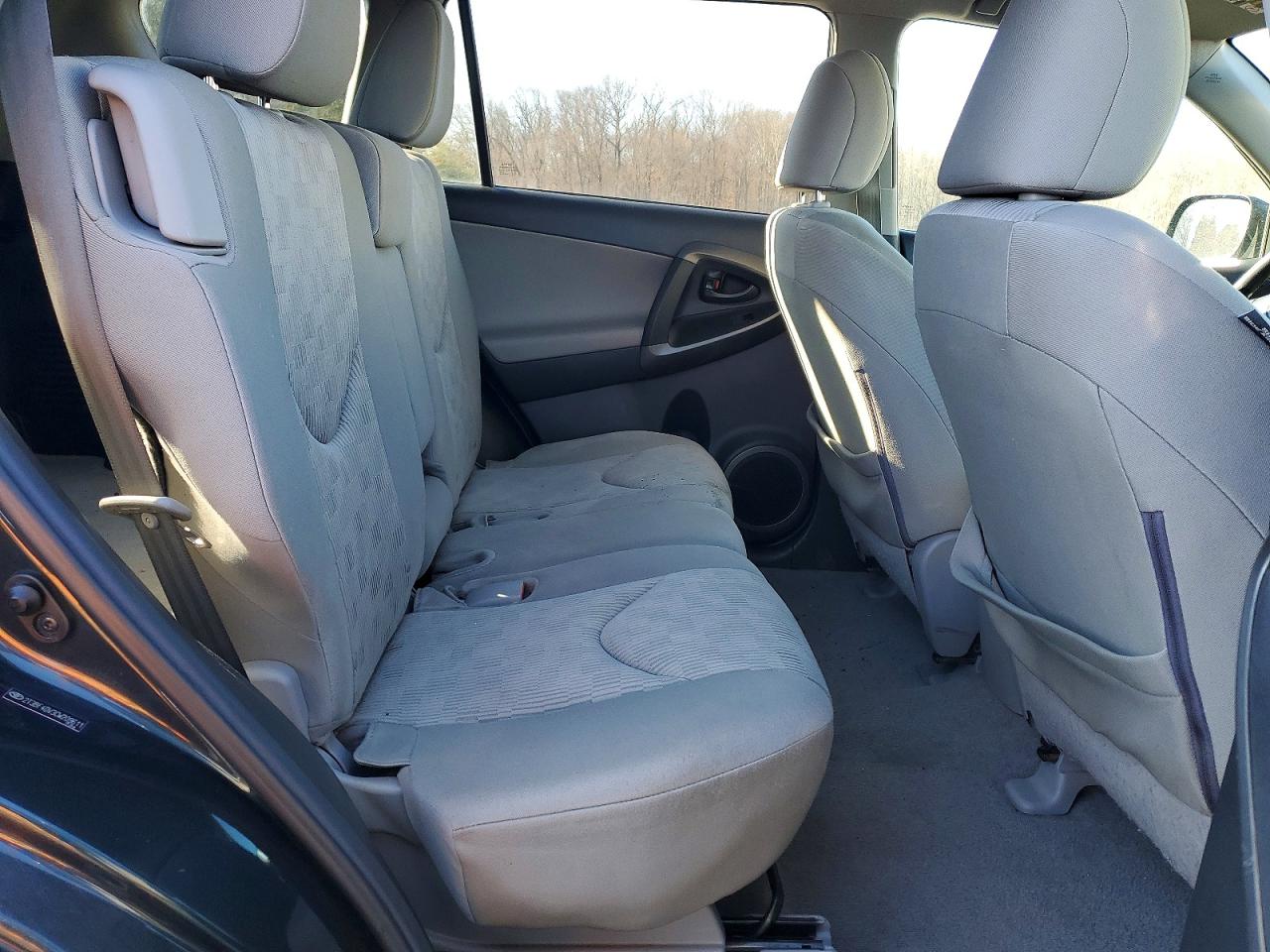 2012 TOYOTA RAV4 photo 31