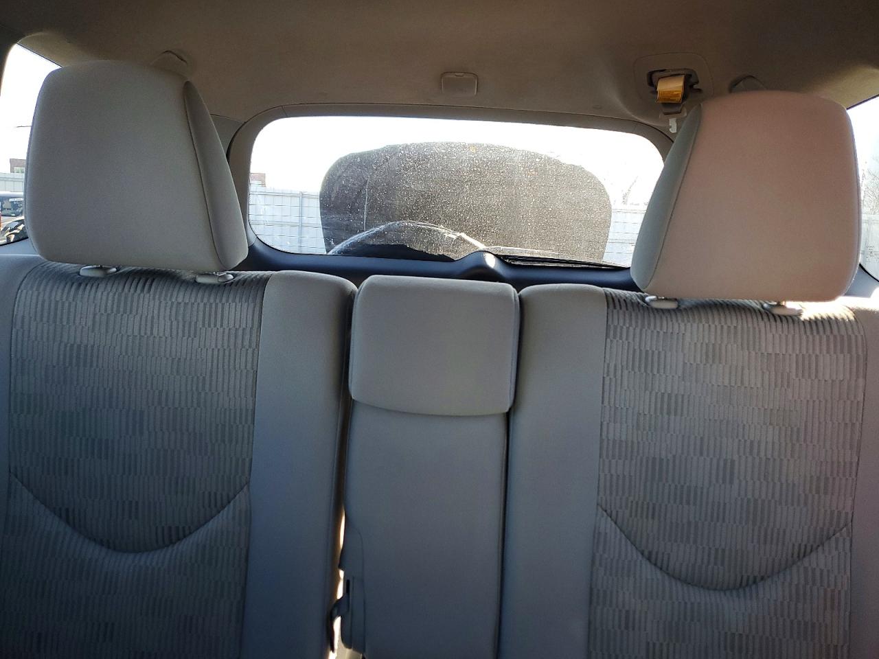 2012 TOYOTA RAV4 photo 28