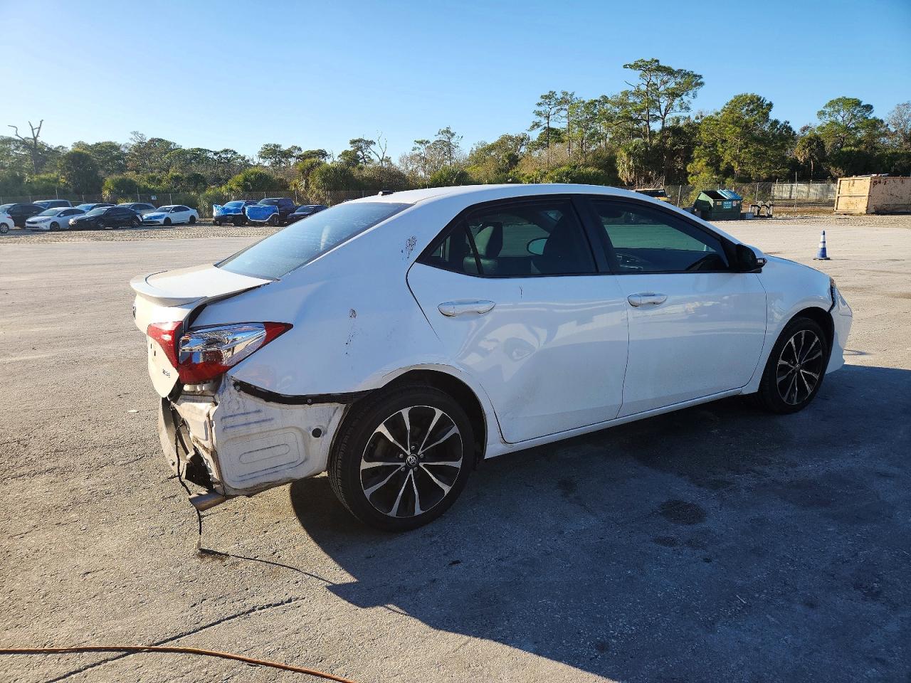 2018 TOYOTA COROLLA L photo 3