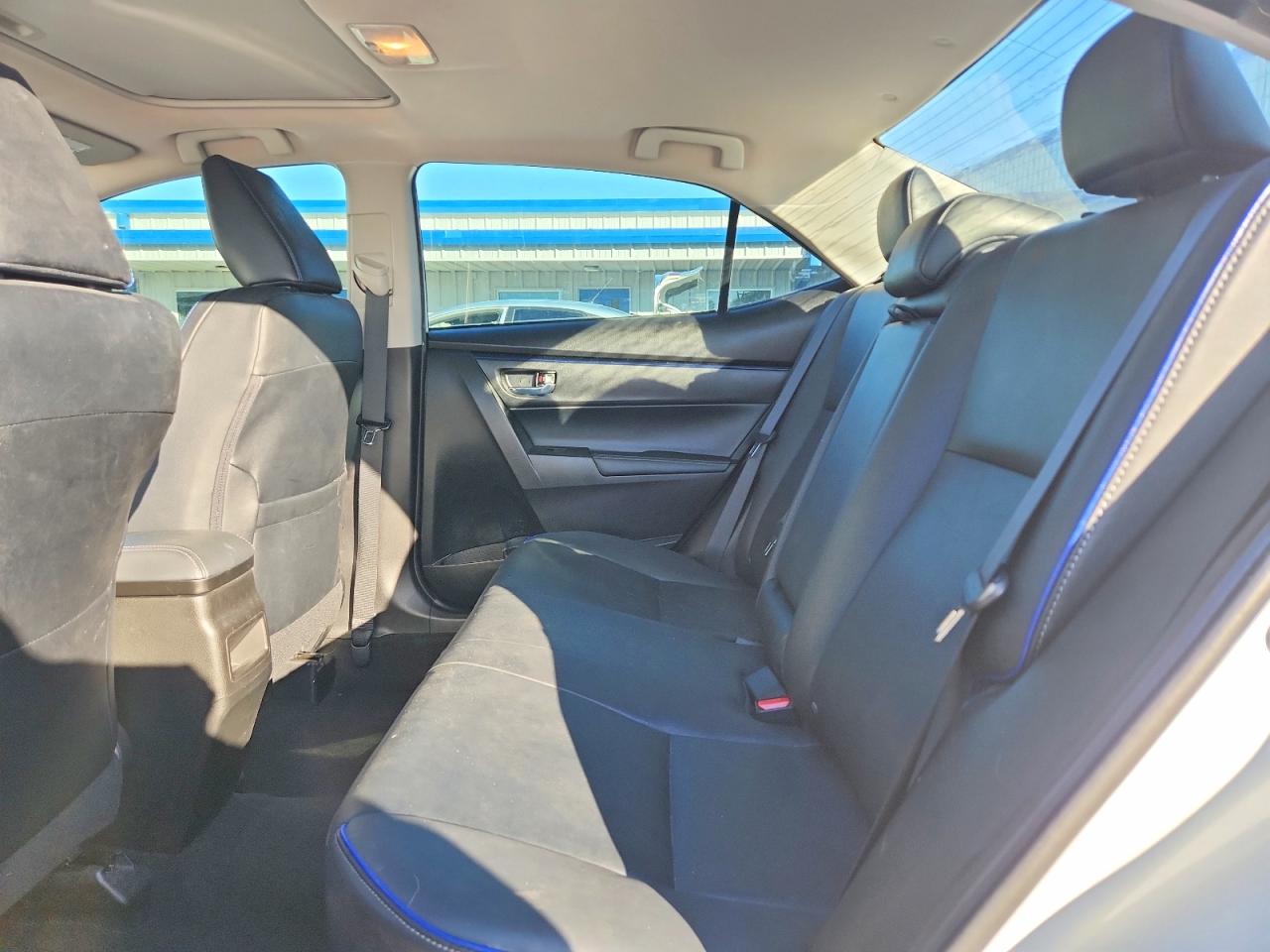2018 TOYOTA COROLLA L photo 10