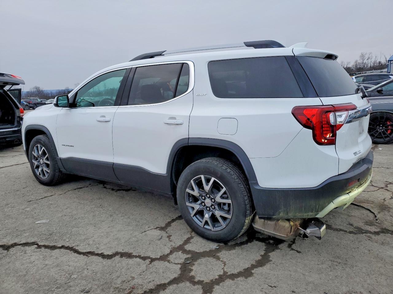 2023 GMC ACADIA SLT photo 2