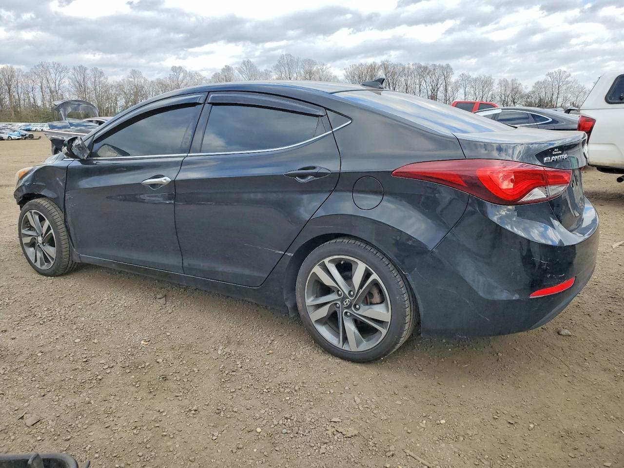 2014 HYUNDAI ELANTRA SE photo 2