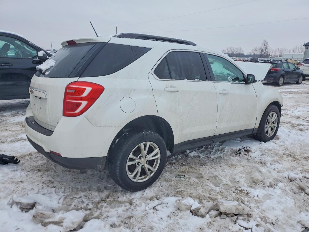 2017 CHEVROLET EQUINOX LT photo 3