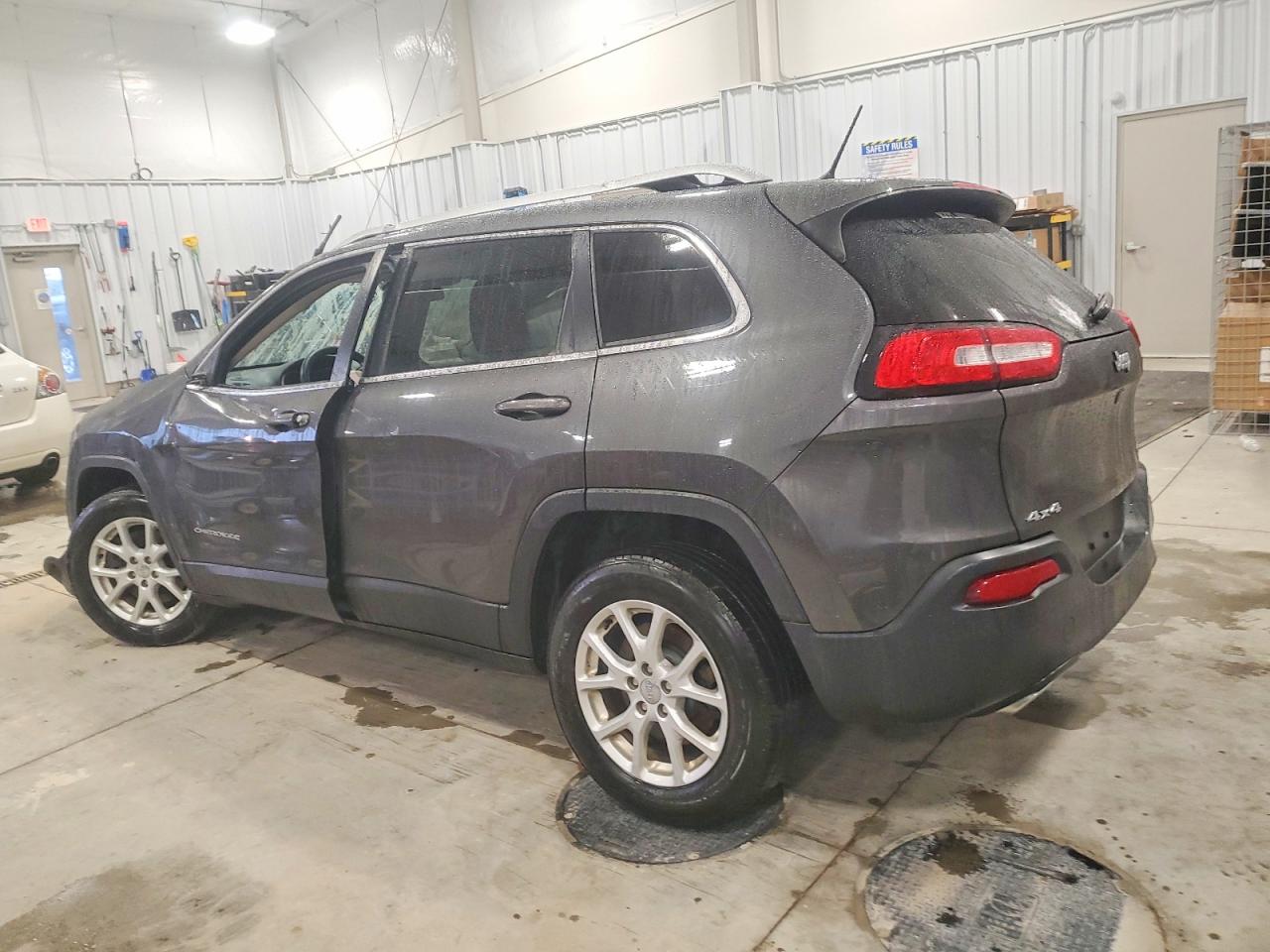 2015 JEEP CHEROKEE LATITUDE photo 3
