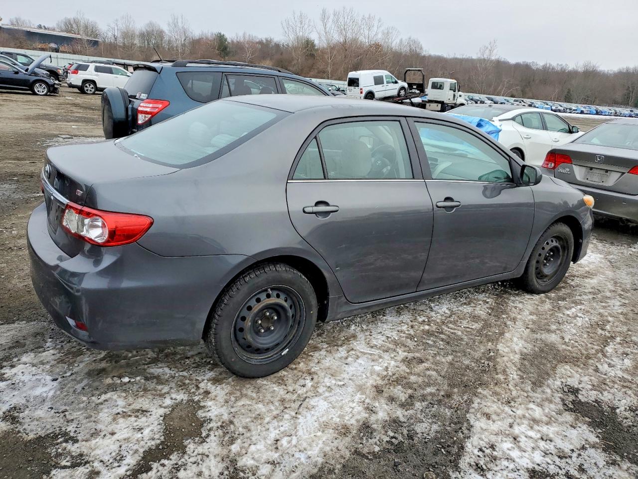 2013 TOYOTA COROLLA BASE photo 3