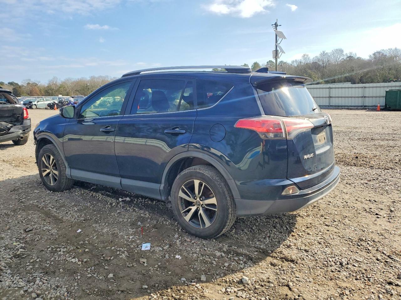 2018 TOYOTA RAV4 ADVENTURE photo 2