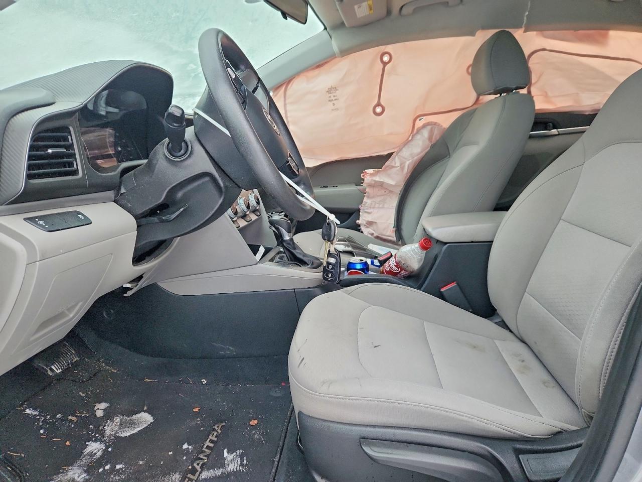 2019 HYUNDAI ELANTRA SE photo 13