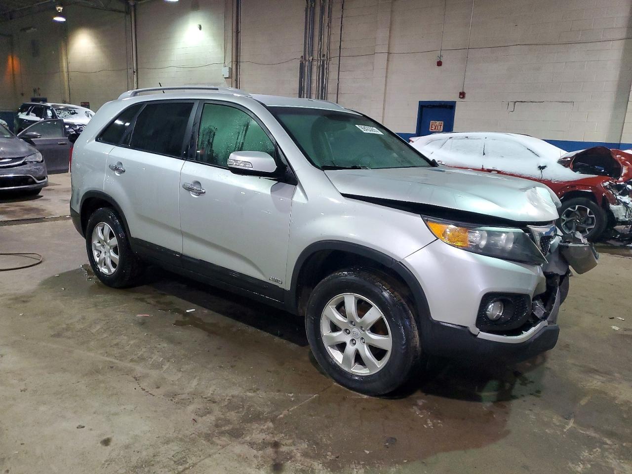 2011 KIA SORENTO BASE photo 4