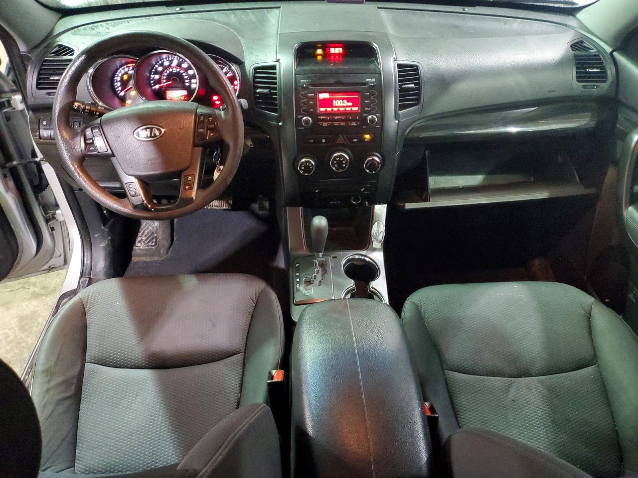 2011 KIA SORENTO BASE photo 8