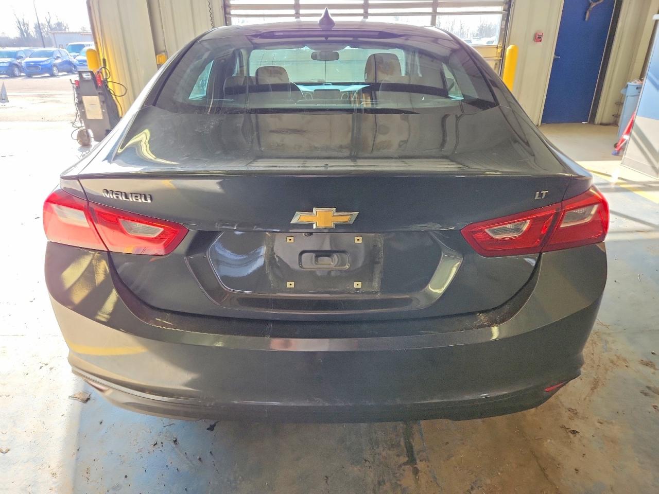 2017 CHEVROLET MALIBU LT photo 11