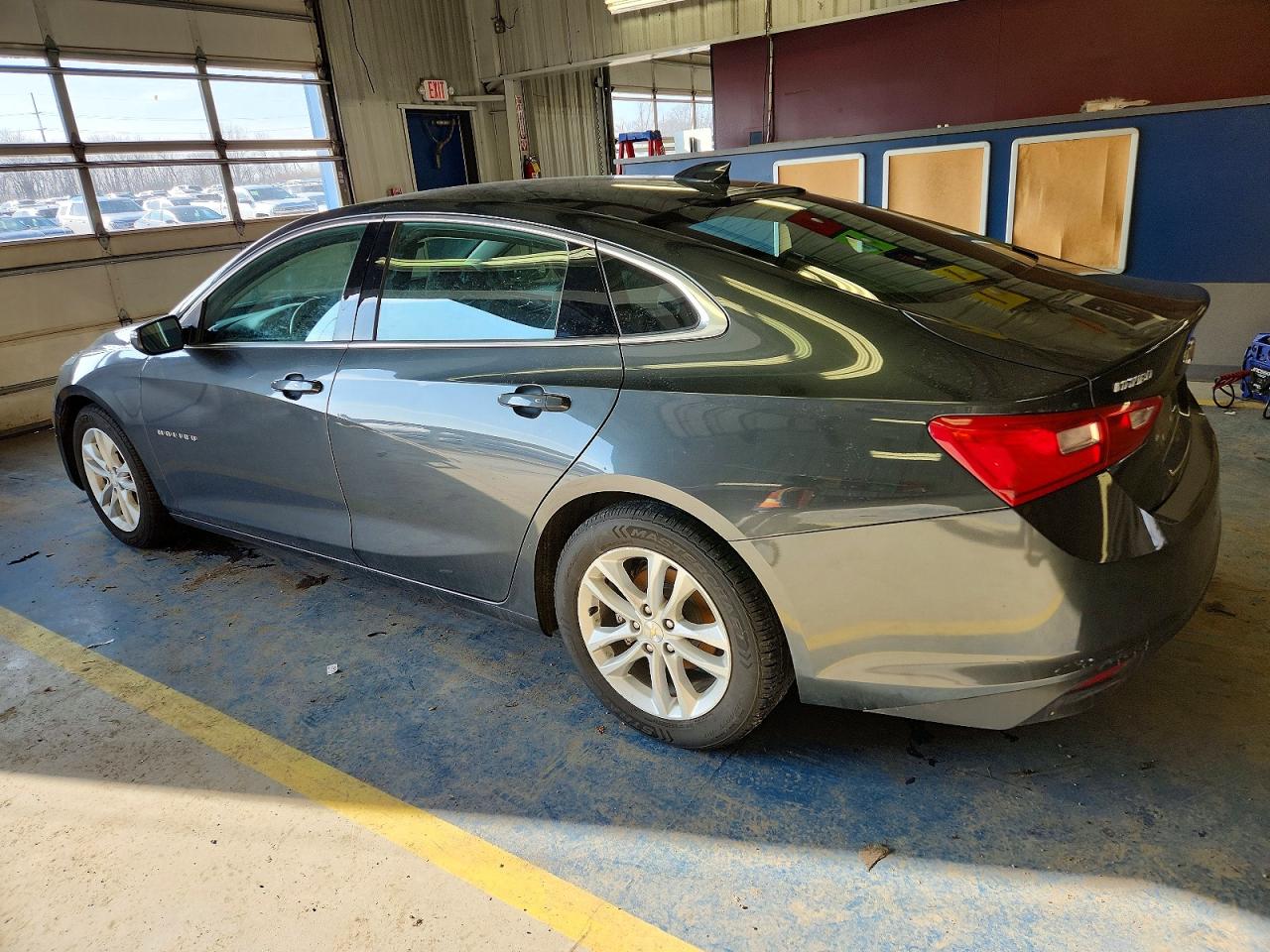 2017 CHEVROLET MALIBU LT photo 3