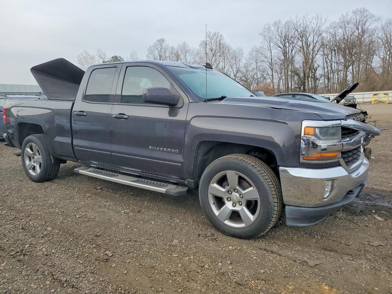 2016 CHEVROLET SILVERADO K1500 LT photo 4