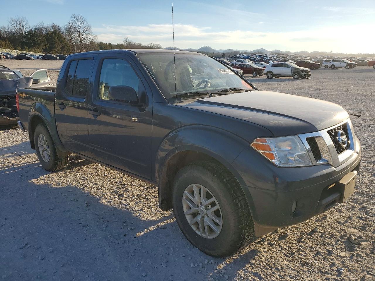 2019 NISSAN FRONTIER S photo 4