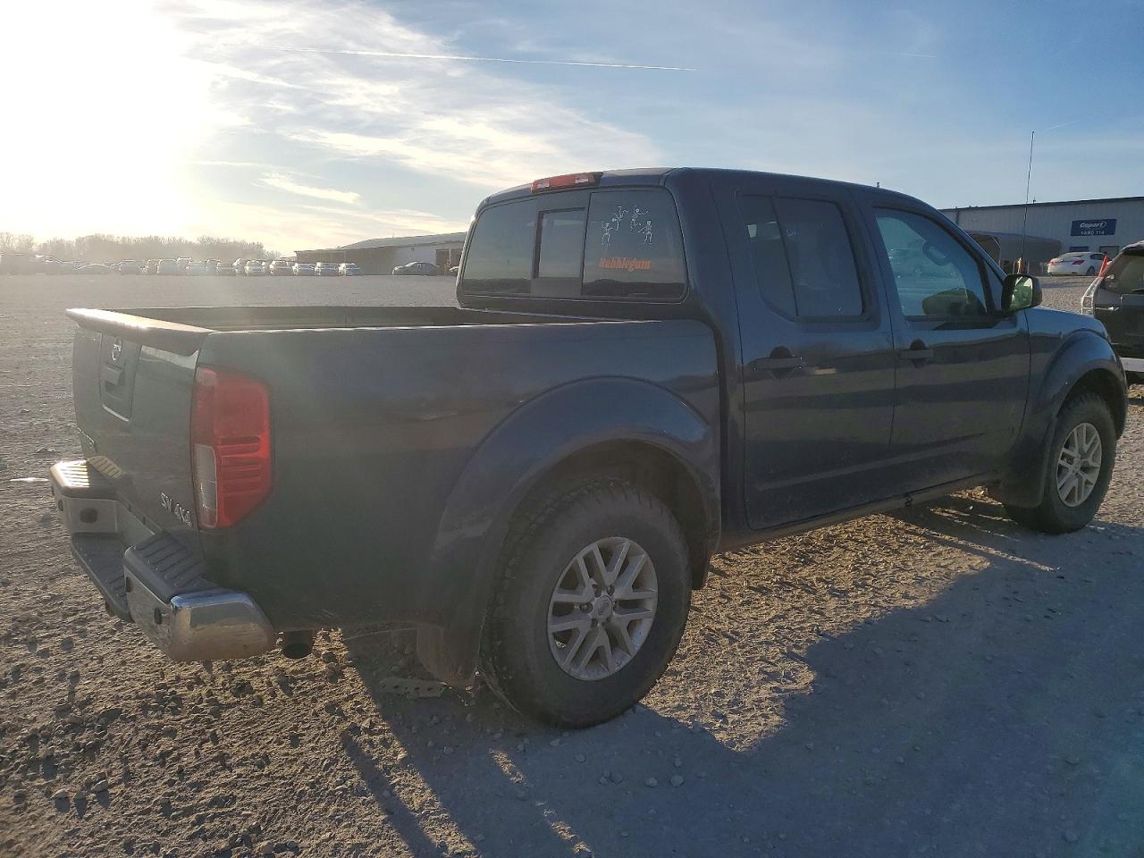 2019 NISSAN FRONTIER S photo 3