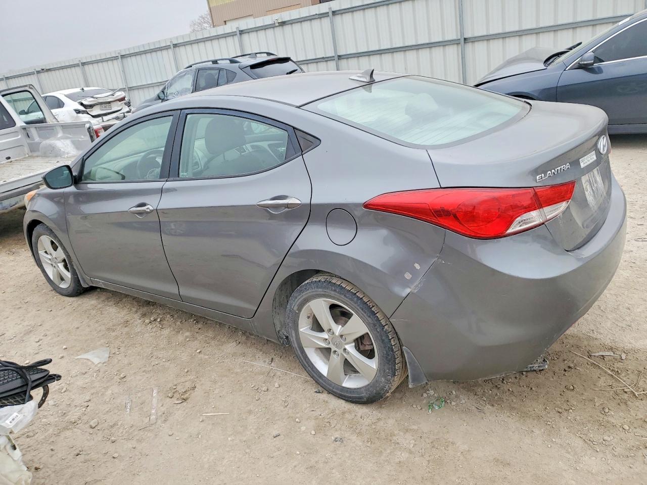 2013 HYUNDAI ELANTRA GLS photo 2