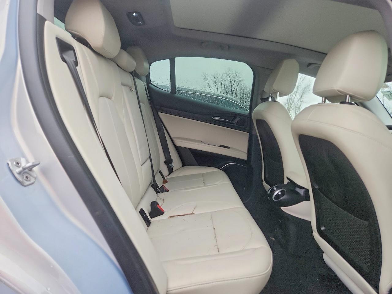 2021 ALFA ROMEO STELVIO SPORT photo 11