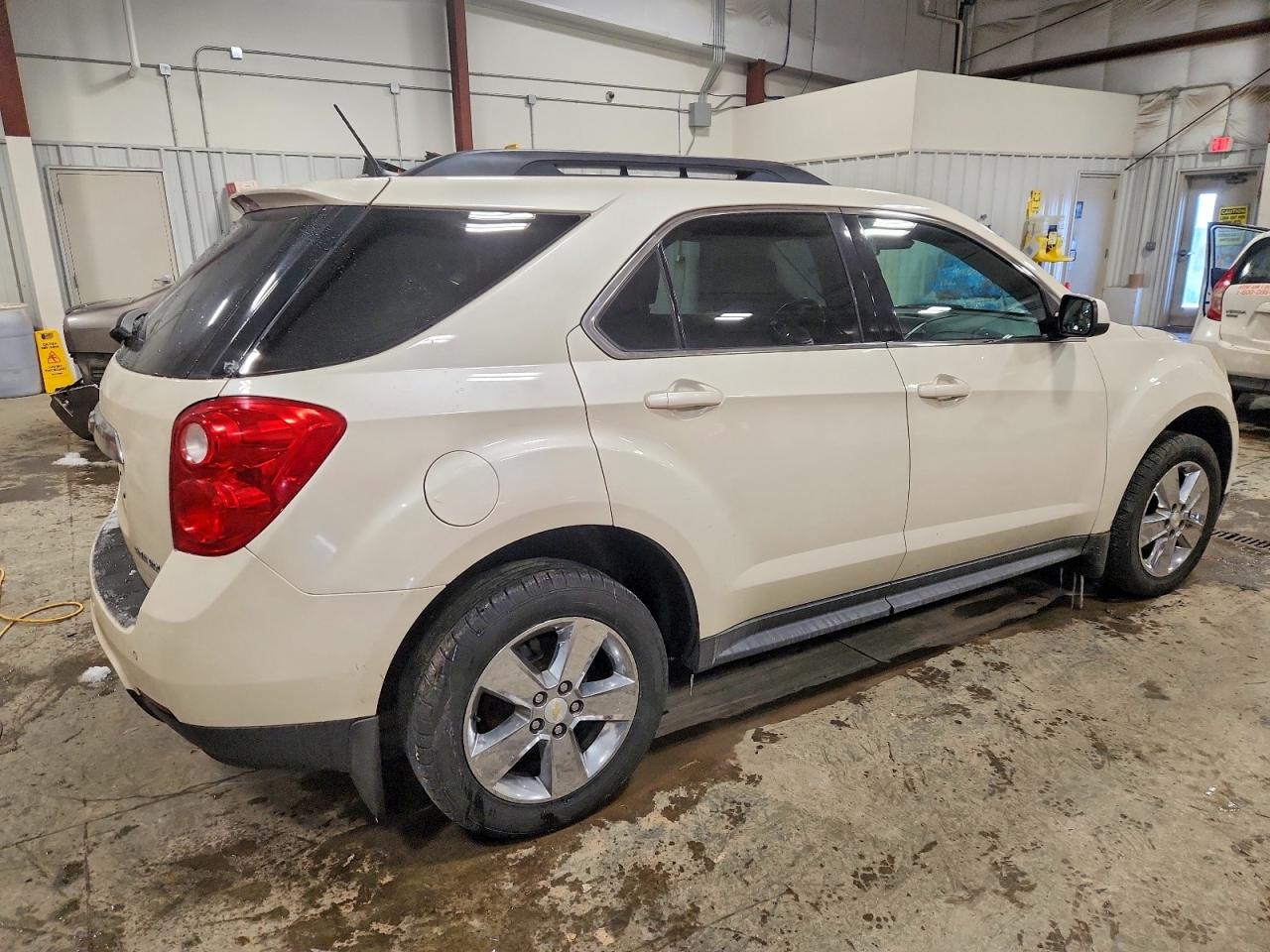 2013 CHEVROLET EQUINOX LT photo 3