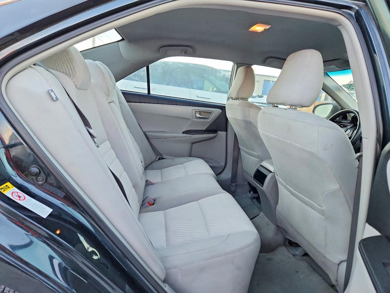 2015 TOYOTA CAMRY LE photo 10