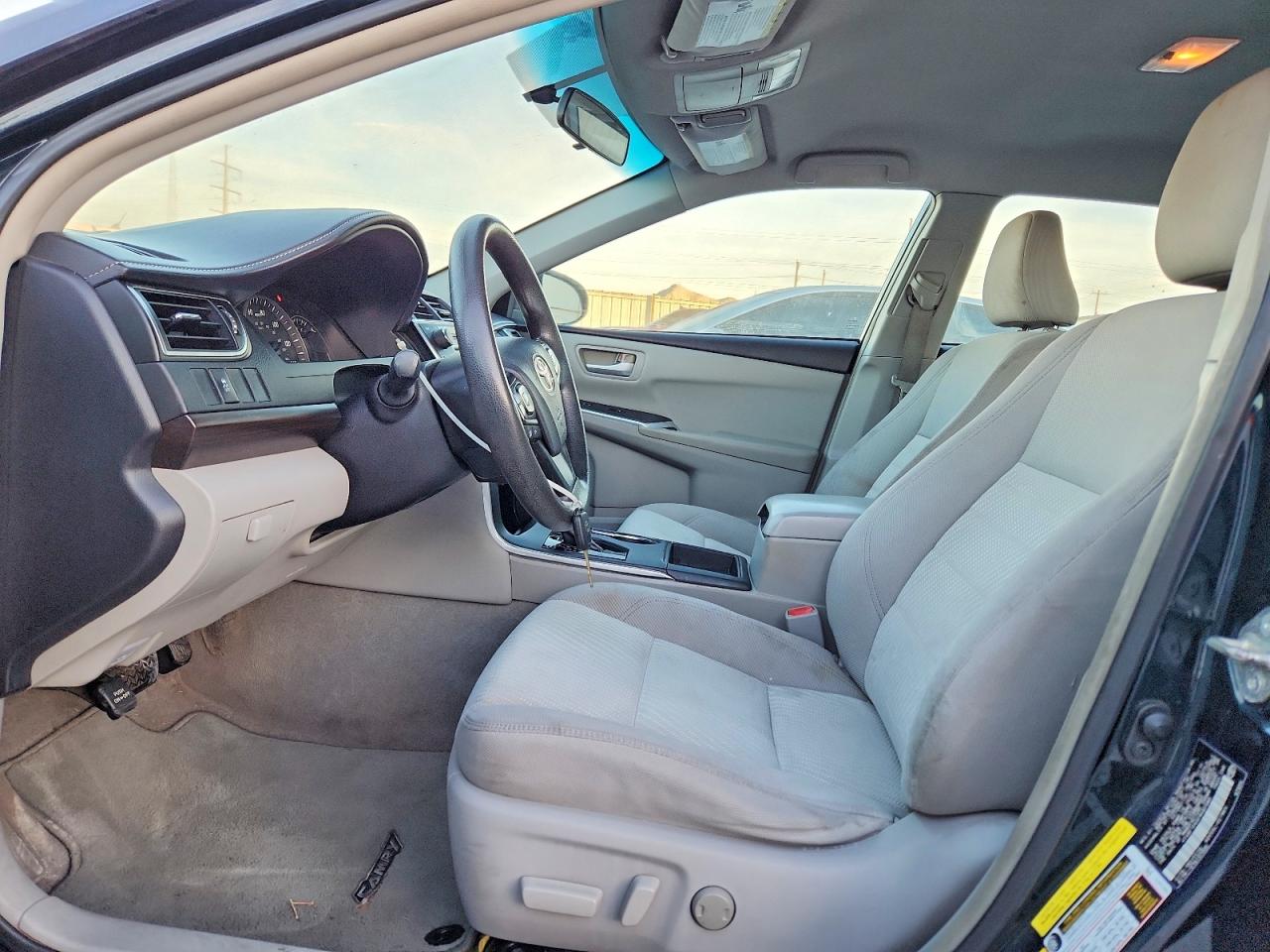 2015 TOYOTA CAMRY LE photo 7