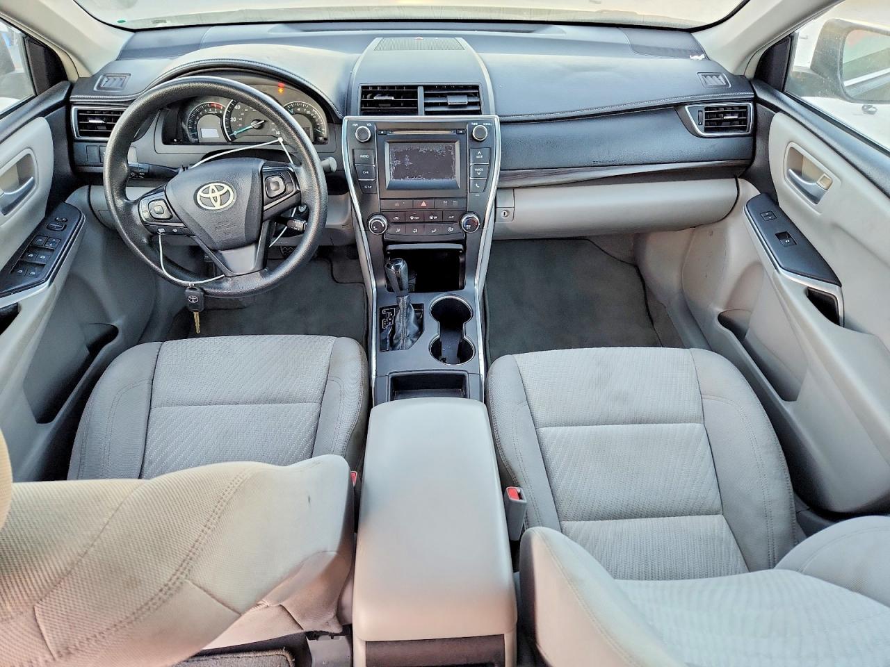 2015 TOYOTA CAMRY LE photo 8