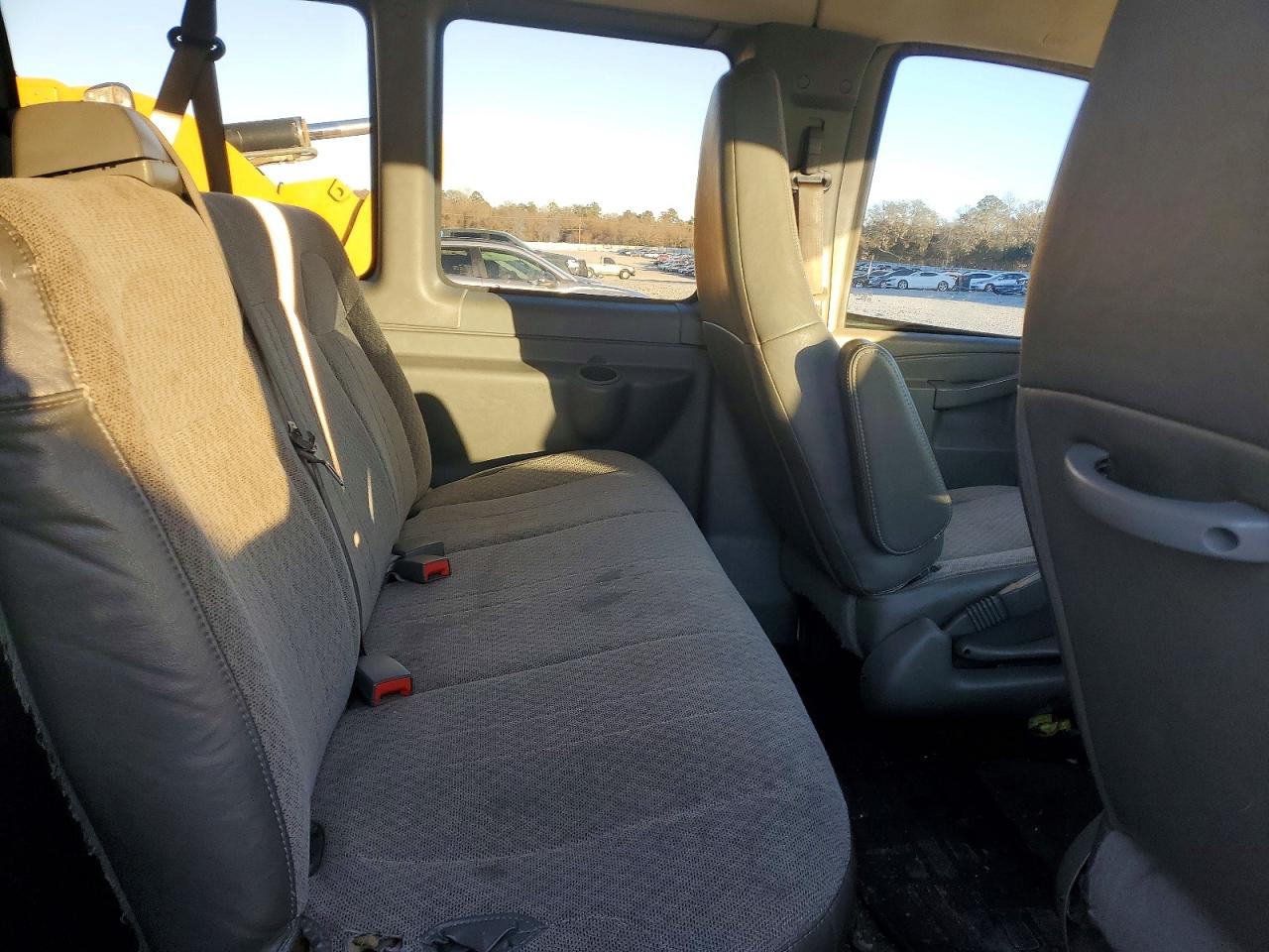 2017 CHEVROLET EXPRESS G3500 LT photo 21