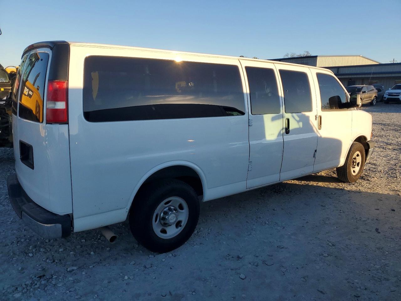 2017 CHEVROLET EXPRESS G3500 LT photo 5