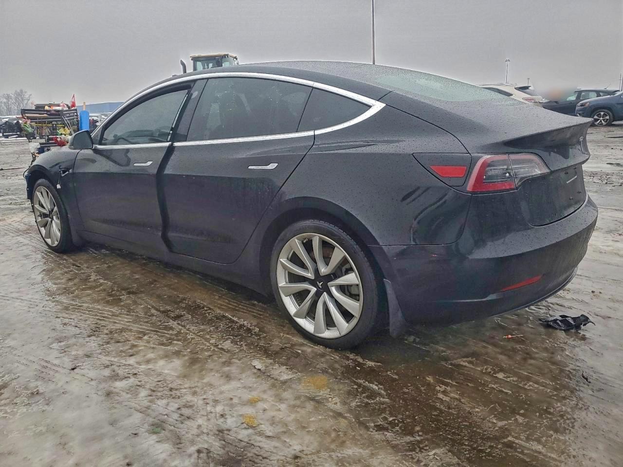 2018 TESLA MODEL 3 photo 4