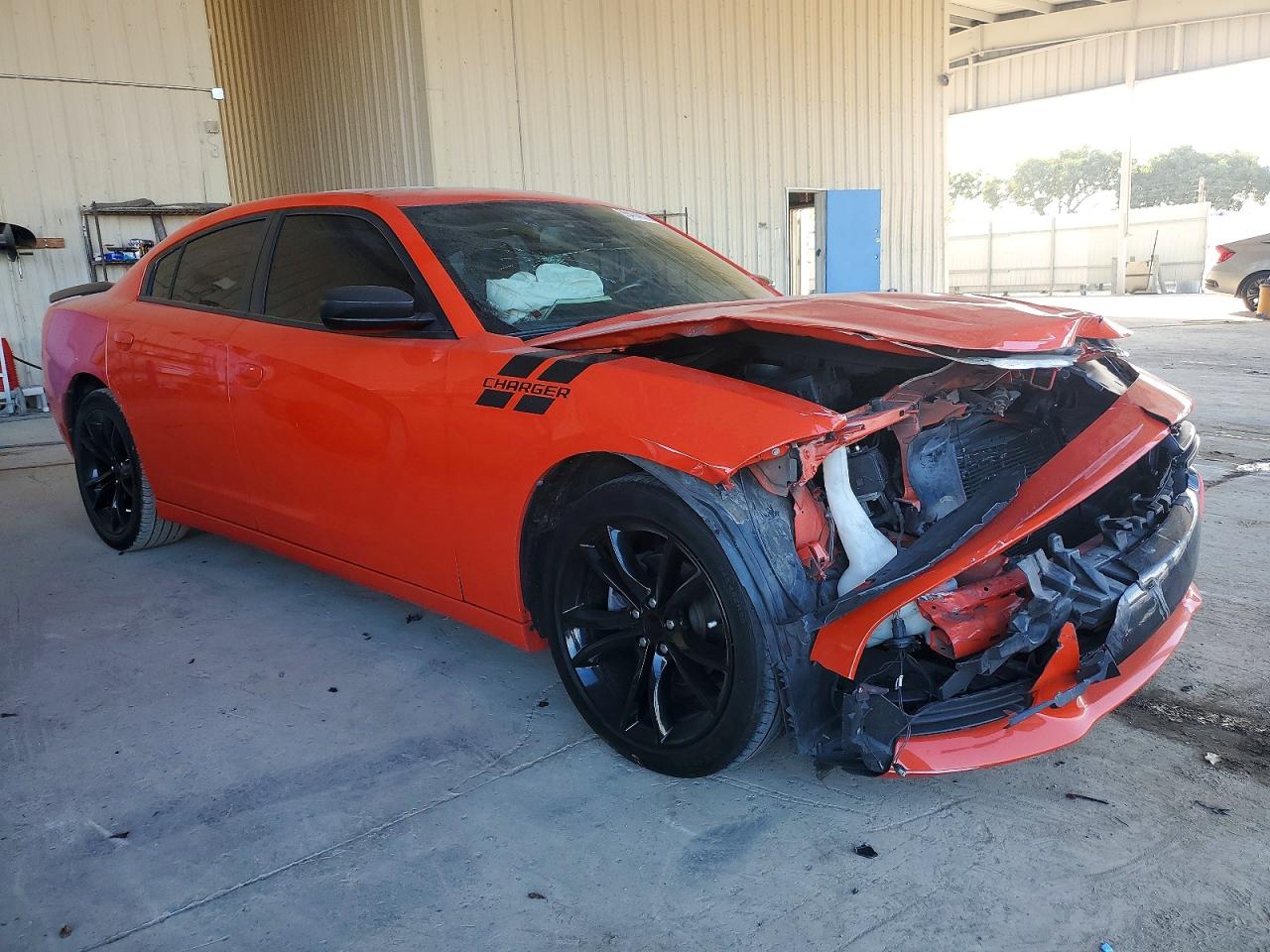2016 DODGE CHARGER SE photo 4