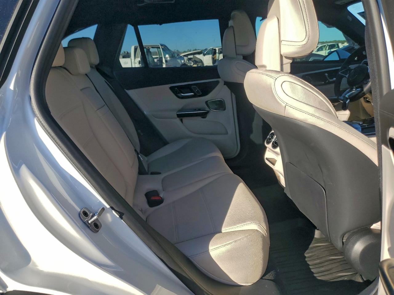 2025 MERCEDES-BENZ GLC 300 photo 11
