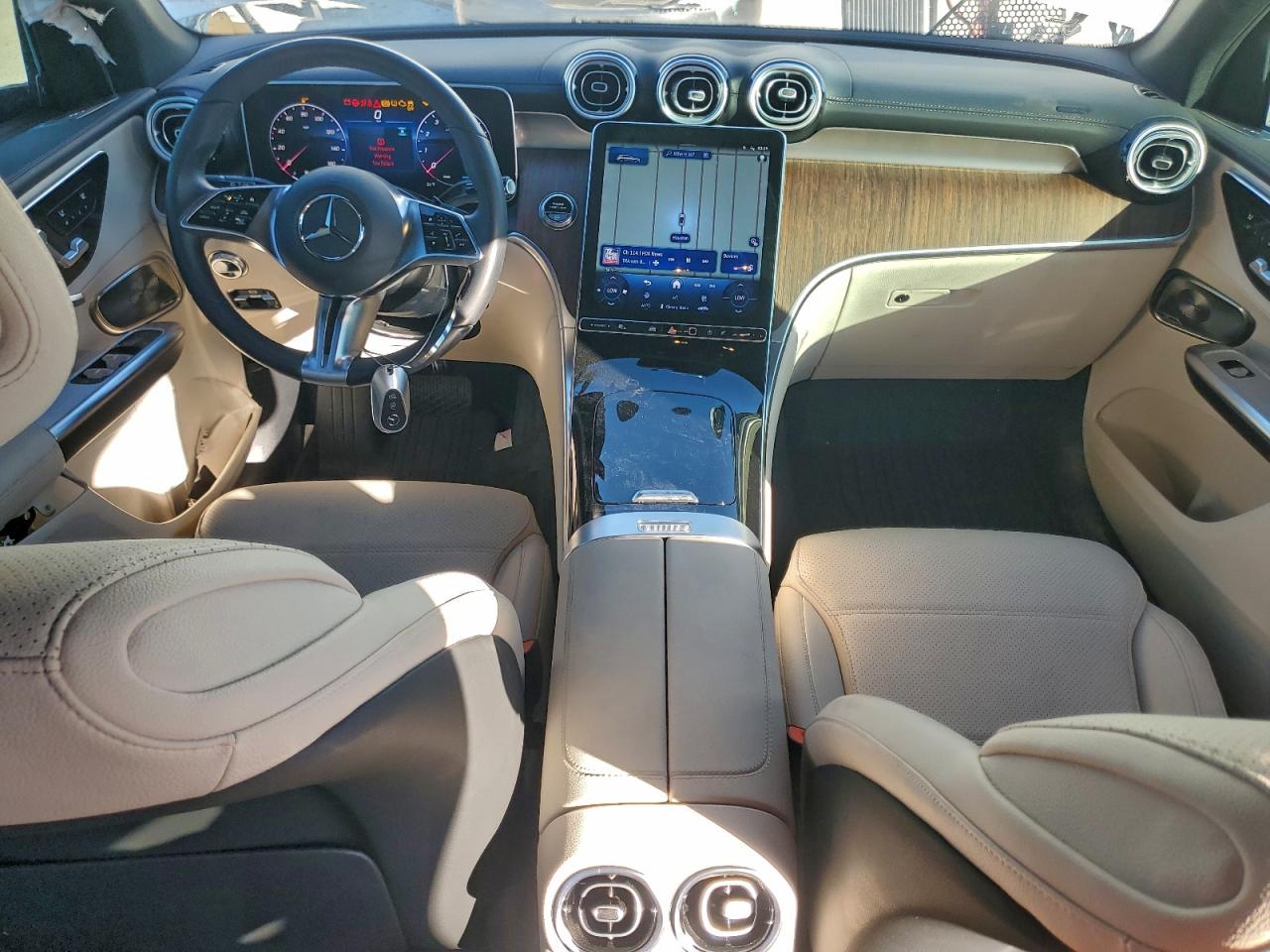 2025 MERCEDES-BENZ GLC 300 photo 8