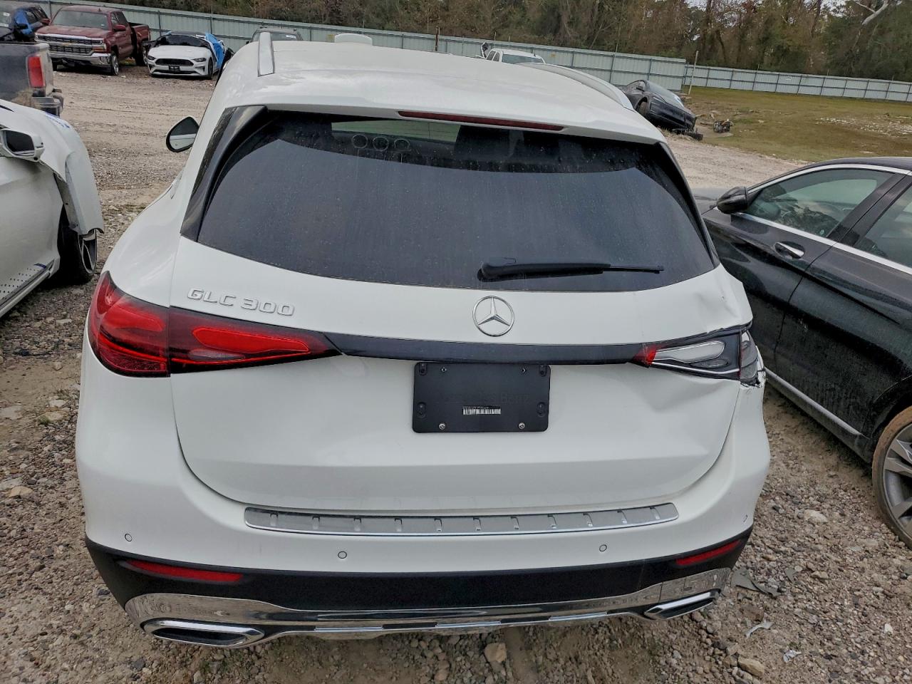 2025 MERCEDES-BENZ GLC 300 photo 6