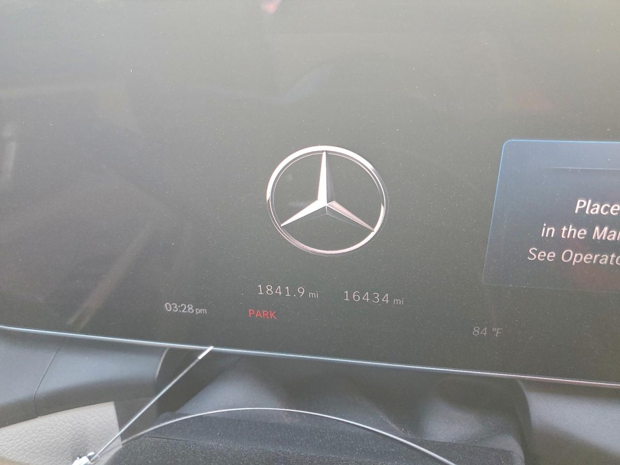 2025 MERCEDES-BENZ GLC 300 photo 9