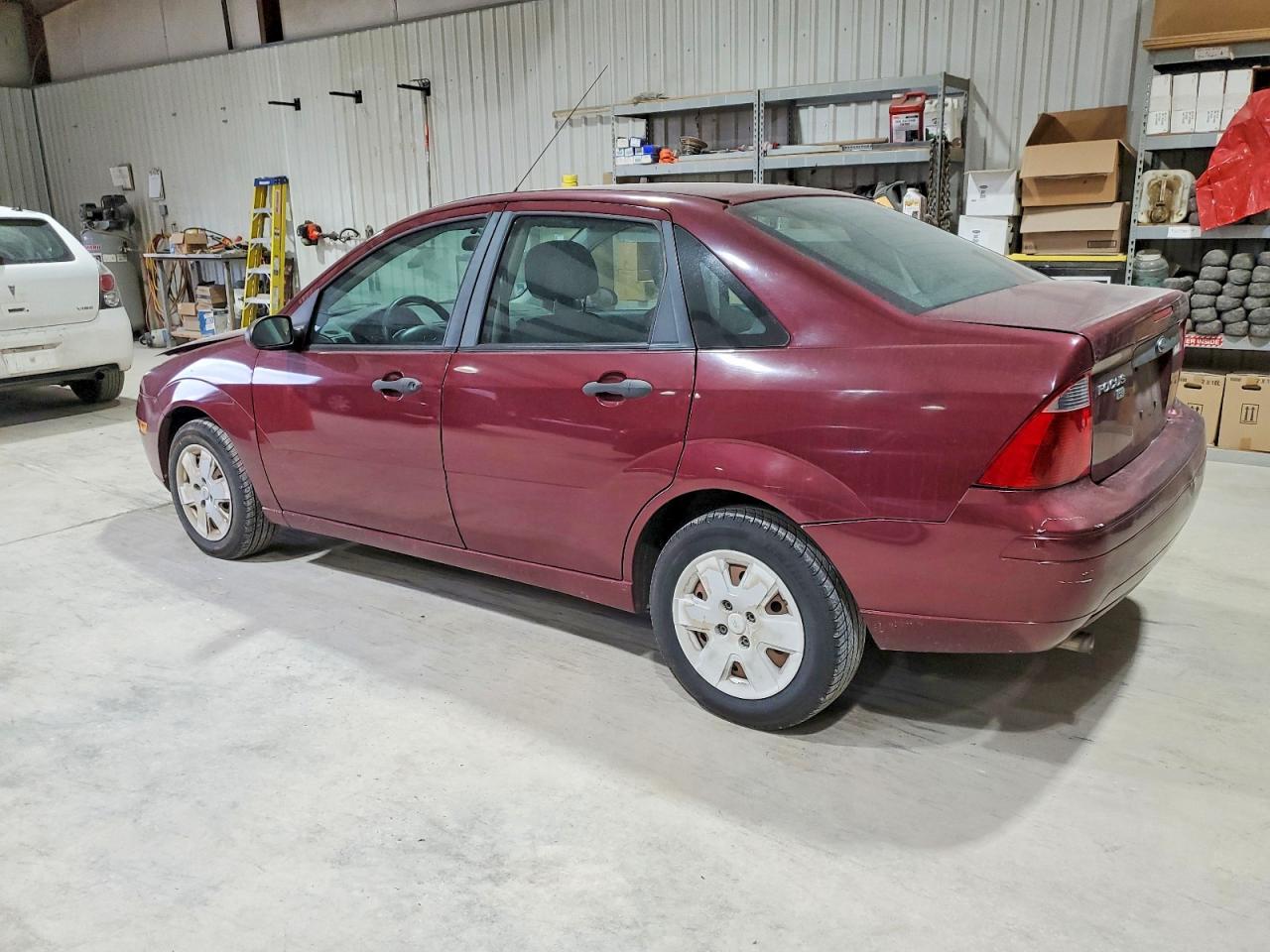 2007 FORD FOCUS ZX4 photo 2