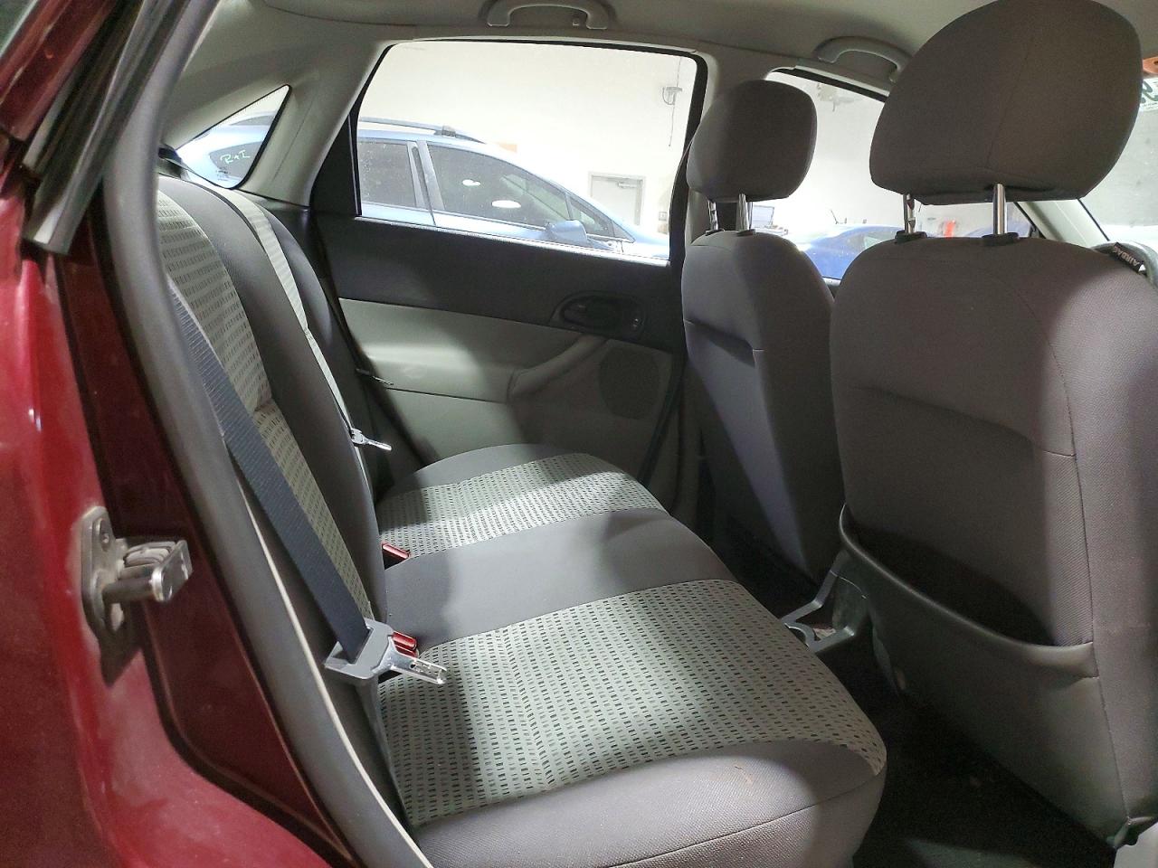 2007 FORD FOCUS ZX4 photo 10