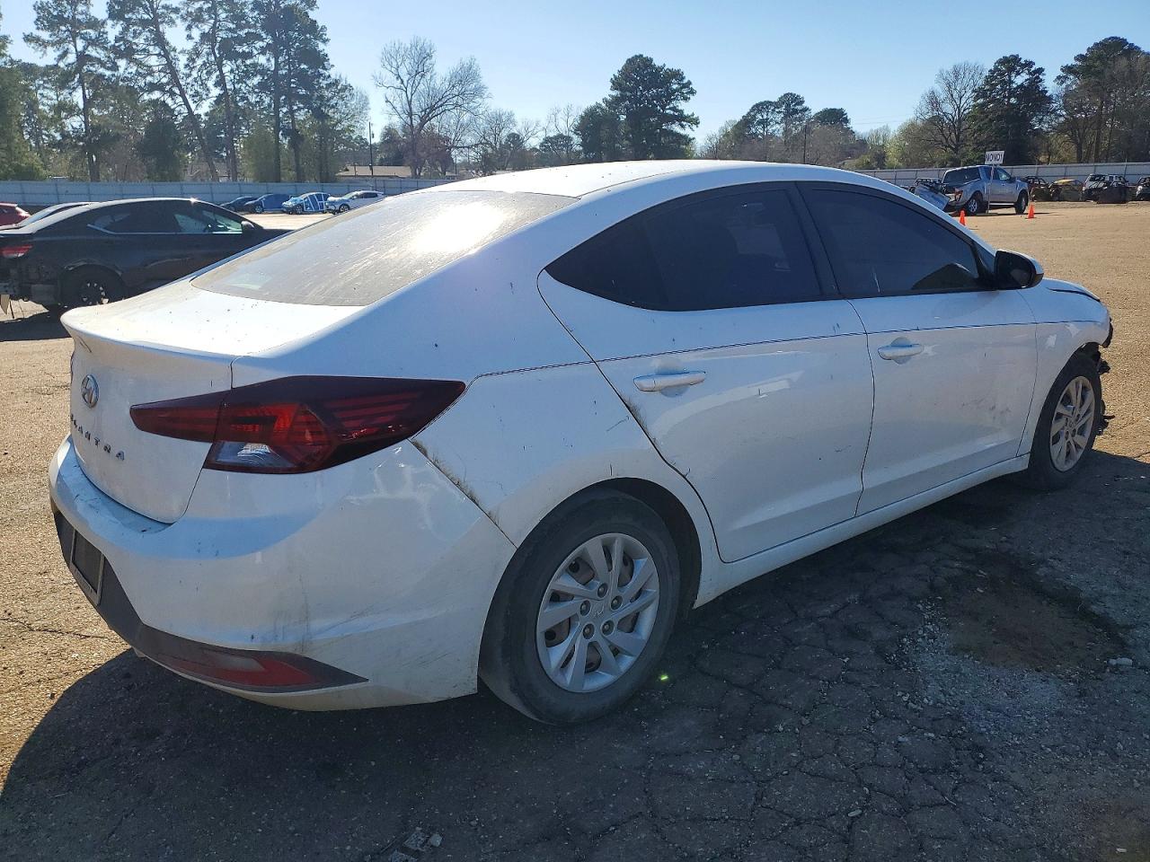 2019 HYUNDAI ELANTRA SE photo 5