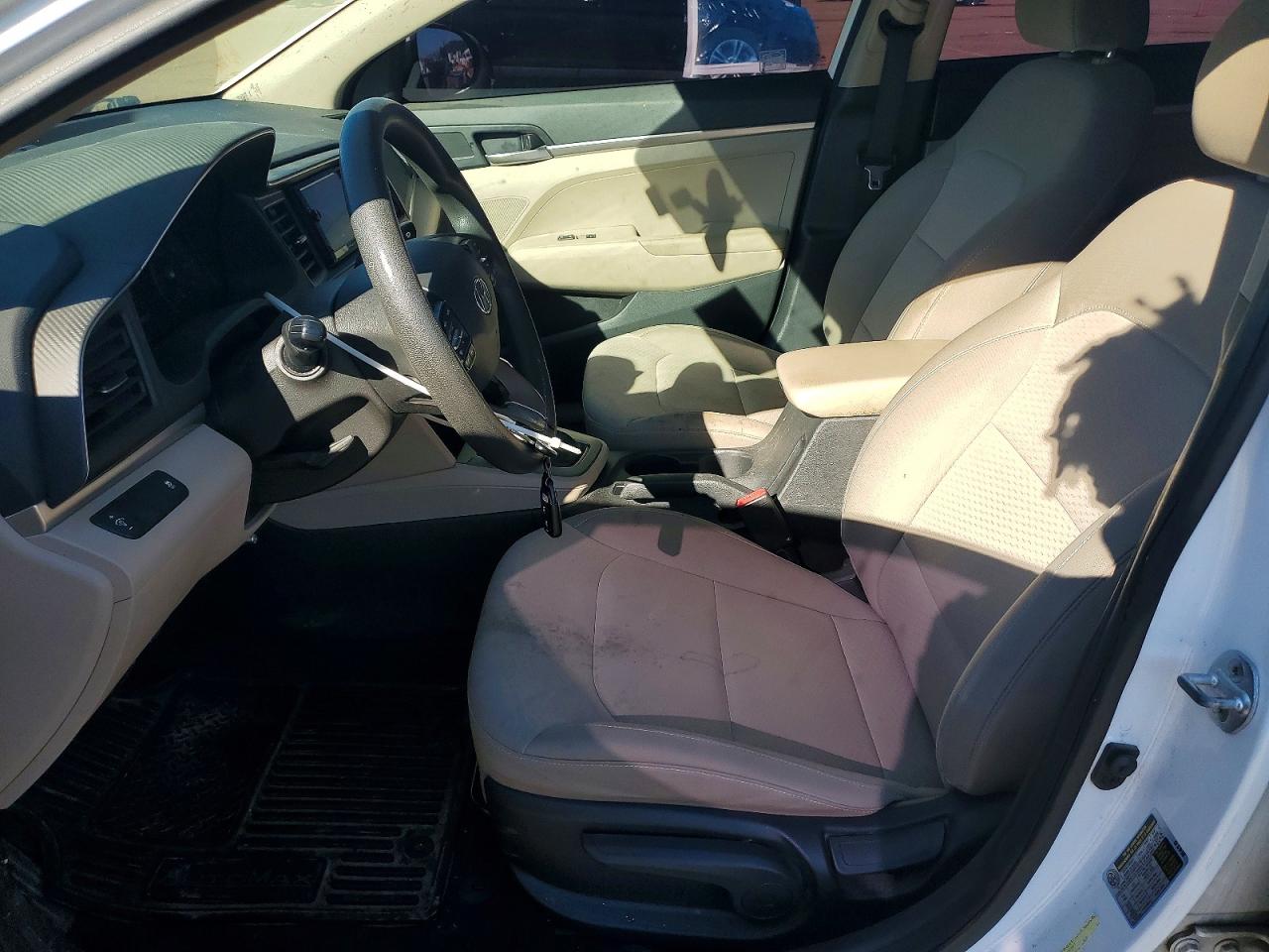 2019 HYUNDAI ELANTRA SE photo 13