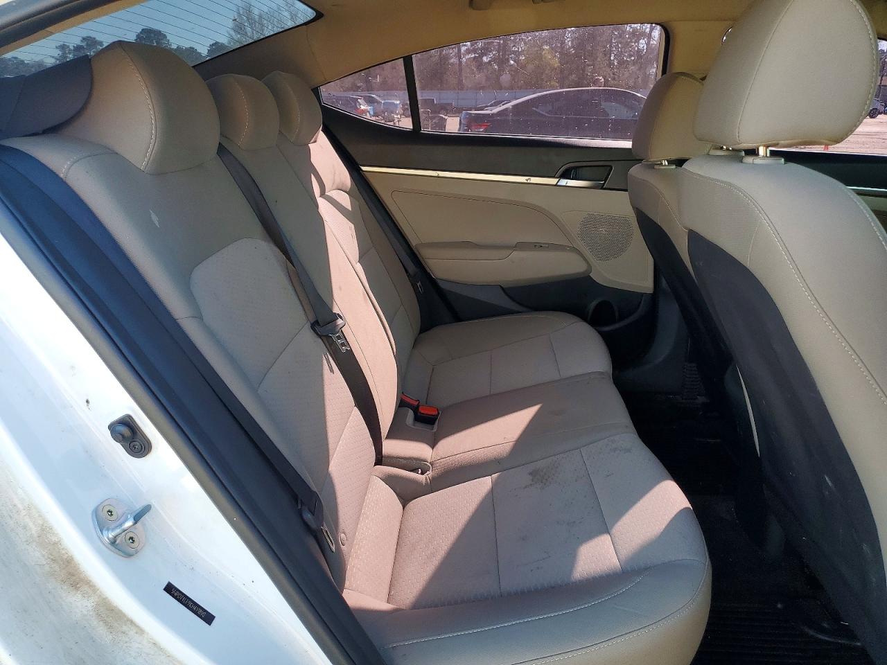 2019 HYUNDAI ELANTRA SE photo 19