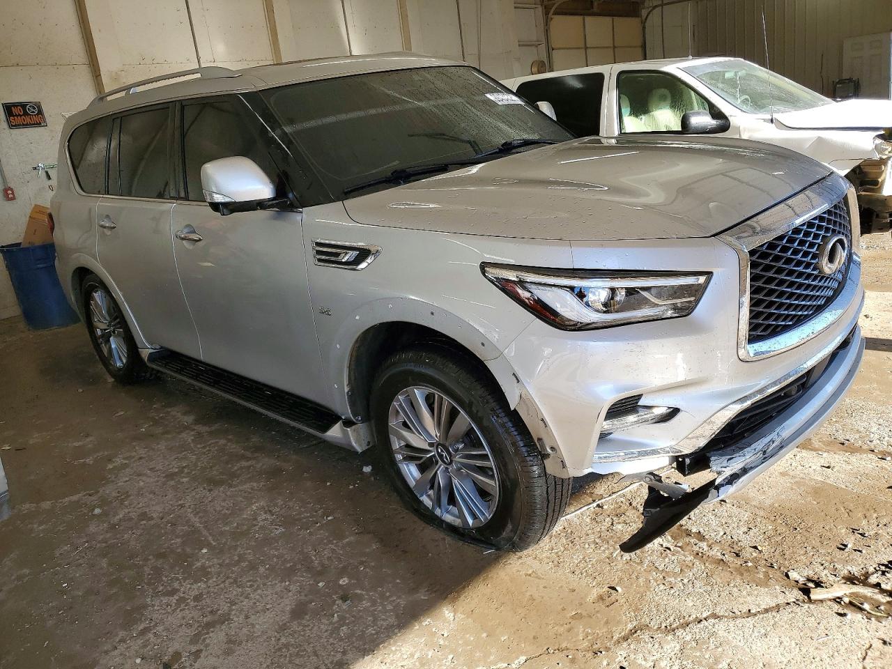 2020 INFINITI QX80 LUXE photo 4