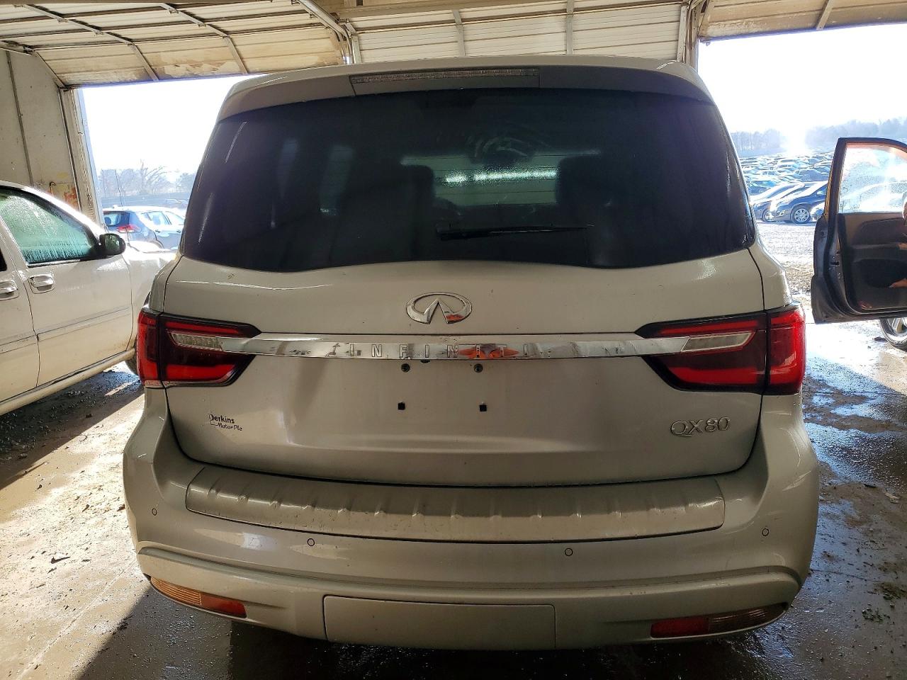 2020 INFINITI QX80 LUXE photo 6