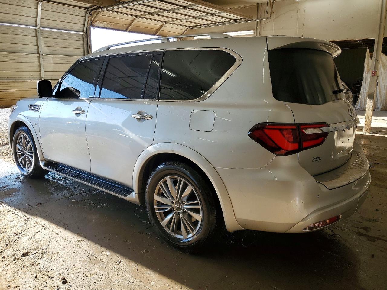 2020 INFINITI QX80 LUXE photo 2