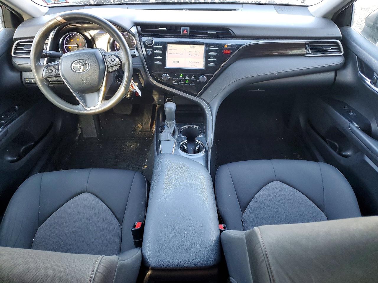 2020 TOYOTA CAMRY LE photo 8